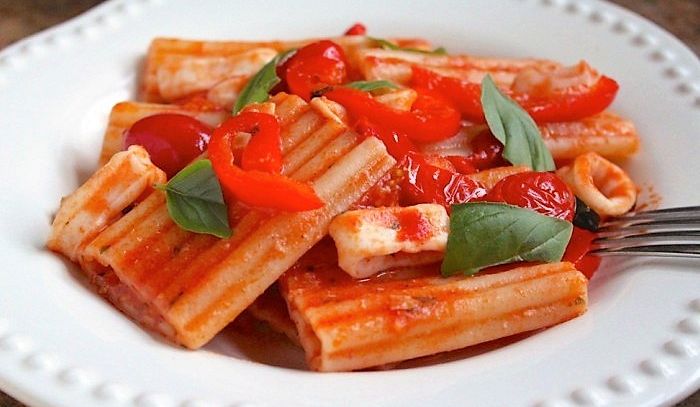 Paccheri con ragù di pesce