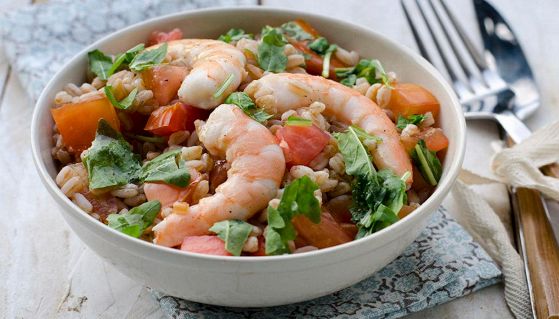 Farro con gamberi e verdure