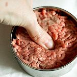 Carne cruda alla piemontese in salsa verde