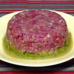 Carne cruda alla piemontese in salsa verde