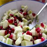 Insalata noci e melagrana