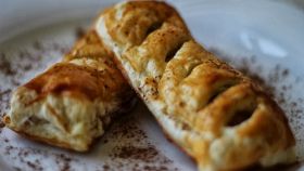 Strudel al rabarbaro