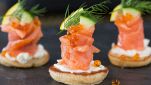 Blini con salmone affumicato e panna acida