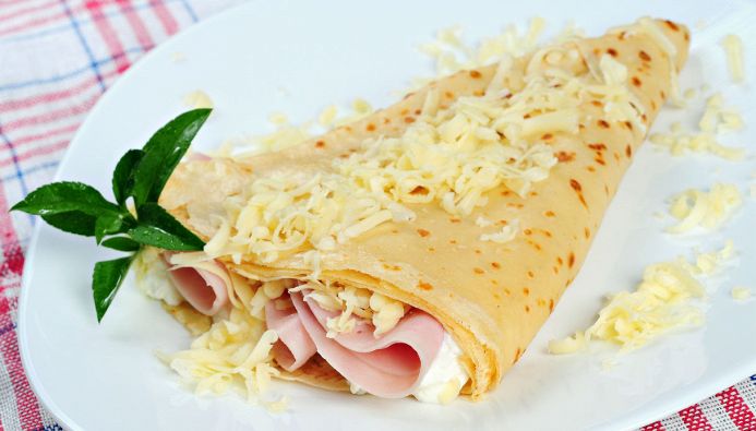 Crepes salate al prosciutto e formaggio