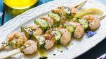 Spiedini di gamberi e zucchine gratinati al forno
