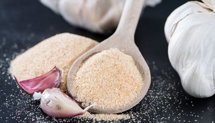 L'aglio in polvere è un ingrediente ottimo per tante ricette, usarlo consente di insaporire diversi piatti