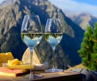 Bicchieri di vino Alto Adige Sauvignon DOC