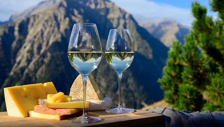 Bicchieri di vino Alto Adige Sauvignon DOC