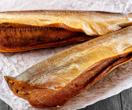 Le aringhe affumicate sono il modo più comune in Italia per consumare questo pesce azzurro. Scopriamo come si usa in cucina