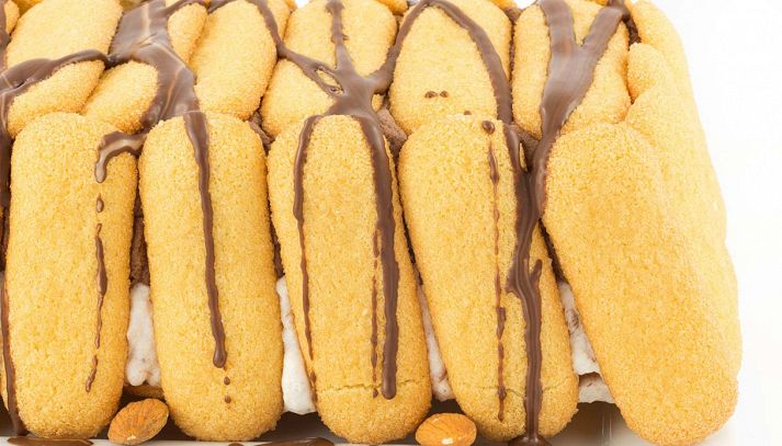 Leggeri e famosissimi in Italia, i biscotti Pavesini hanno un sapore caratteristico che li rende ottimi sia da consumare da soli che in ricette dolci