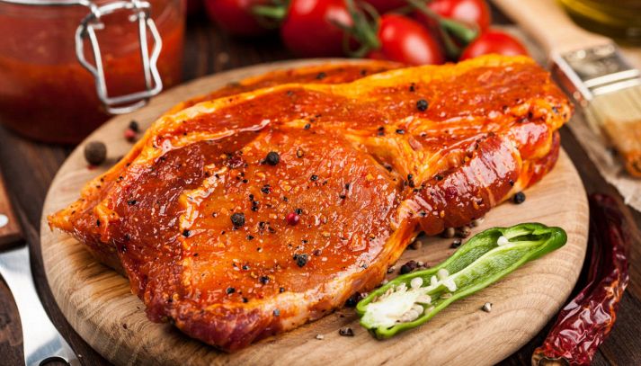 Le bistecche di maiale rappresentano un ottimo secondo piatto: vediamo insieme quali sono le caratteristiche principali, i valori nutrizionali e i benefici
