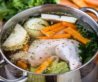 Il brodo di gallina è un ingrediente ottimo per tante ricette