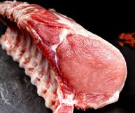 Il carrè di maiale è un taglio di carne perfetto per numerose preparazioni: per via dei suoi valori nutrizionali, tuttavia, è da consumare con moderazione