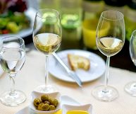 I calici di vino Castelli Romani DOC Bianco