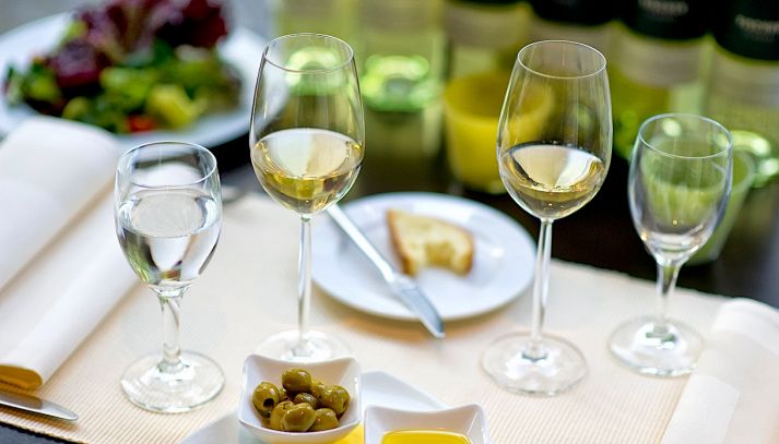 I calici di vino Castelli Romani DOC Bianco