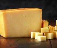 Cheddar: formaggio calorico