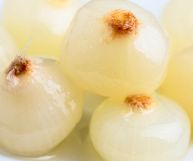 Piccole, rotonde e con un gusto inconfondibile, le cipolline d'Ivrea fanno parte della cultura gastronomica italiana