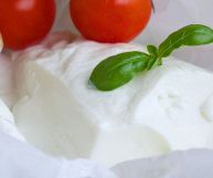 Formaggio fresco di latte vaccino pastorizzato, inserire la crescenza nella propria alimentazione consente di variare la dieta in modo sano