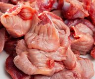 Creste di pollo: un ingrediente che conferisce ai piatti un sapore gustoso.