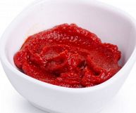 Il doppio concentrato di pomodoro è l'ingrediente perfetto per dare sapore e corpo ai tuoi stufati, spezzatini o ragù: ecco come si usa