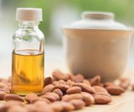 L'estratto di mandorle è un ingrediente che si presta a moltissimi utilizzi, soprattutto nella realizzazione di dolci e dessert