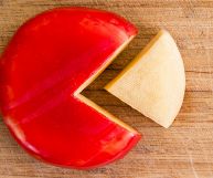 Un formaggio olandese dalle preziose caratteristiche. Quali sono le peculiarità del Gouda, il formaggio più consumato e conosciuto nei Paesi Bassi