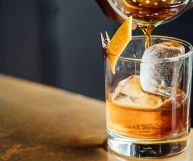 Può essere bevuto liscio o impiegato per la realizzazione dei cocktail più amati di sempre. Il Gold Rum è un superalcolico dal gusto straordinario