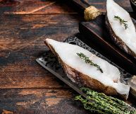 L'ippoglosso si presenta come simile alla sogliola ma si differenzia da questa per altre caratteristiche e valori nutrizionali: scopriamo quali sono