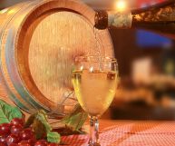 Ischia DOC Bianco, vino ottimo con piatti di pesce, zuppe allo scoglio e carne bianca