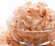 kezuribushi, le scaglie di tonnetto essiccato per preparare il brodo dashi