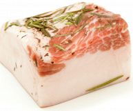 Caratteristiche principali e valori nutrizionali del lardo d'Arnad, un prodotto eccezionale della nostra tradizione che non dovrebbe mai mancare nella preparazione di ricette speciali e dal sapore unico
