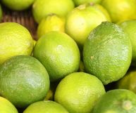In cucina il succo di lime è molto usato come alternativa al limone per aggiungere un tocco esotico a bevande e piatti di tutti i tipi