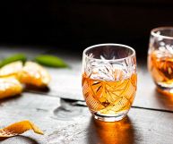 Vediamo quali sono le caratteristiche principali, i valori nutrizionali e i benefici legati al liquore al mandarino: scopriamo di più su questo prodotto