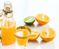 Un digestivo da fine pasto ottenuto per infusione delle scorze di arancia. Sapere come fare il liquore all'arancia permette trovare una valida alternativa al limoncello