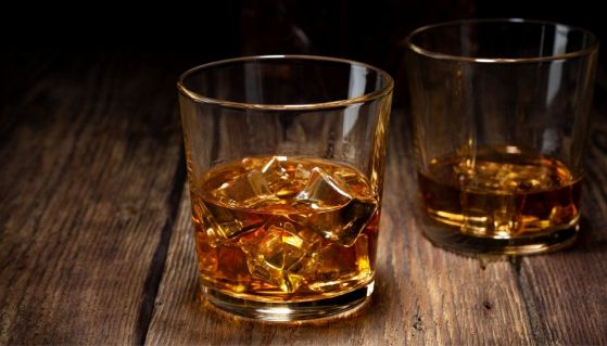 Liquore Aurum, tutte le proprietà, i valori nutrizionali e gli usi in cucina