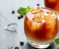 Il liquore Kahlua è conosciuto per le spiccate note di caffè che lo rendono perfetto per i drink: scopriamo di più sulle sue caratteristiche principali