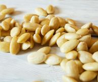 le mandorle pelate sono un ingrediente ottimo per tante ricette