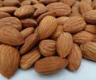 Le mandorle sgusciate rappresentano la frutta secca per eccellenza e sono molto apprezzate in cucina, in diverse ricette