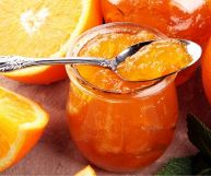 Una confettura dal sapore unico e ottima per dolci e colazioni, sapere come usare la marmellata di arance in cucina permette di gustare un alimento sano e goloso