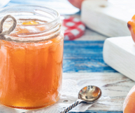 Marmellata di pesche: proprietà e usi in cucina