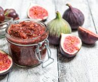 Le caratteristiche e i valori nutrizionali della marmellata di fichi, un prodotto gustoso e apprezzato da tutti. Le migliori ricette in cucina