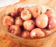 Noti anche come lampascioni, i muscari sono simili a piccole cipolle. Sono diffusi in modo particolare in Puglia e Basilicata, ecco le ricette più gustose