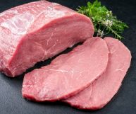 La noce di vitello è un taglio di prima categoria che trova ampio spazio in cucina: vediamo quali sono le caratteristiche, i valori nutrizionali e i benefici