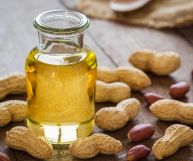 L'olio di semi di arachide ha molteplici usi in cucina e tanti benefici per la salute