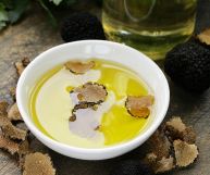 Olio extravergine d'oliva al tartufo, come usarlo in cucina