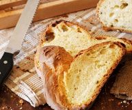 Il Pane di Altamura è un prodotto tradizionale del barese, realizzato impiegando diversi tipi di semole rimacinate. Vediamo come usarlo in cucina