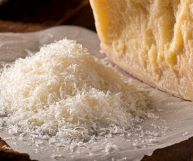 Versatilissimo, il parmigiano regiano dop grattuggiato arricchisce moltissime ricette: scopriamone gli usi, le proprietà, i valori nutrizionali e i benefici