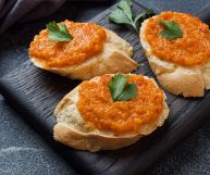 Scopriamo insieme le caratteristiche, i valori nutrizionali e i benefici associati al patè di peperoni, ingrediente immancabile nella nostra cucina