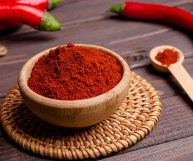 Scopriamo come usare al meglio il peperoncino in polvere partendo dalle sue proprietà e dai suoi benefici, per poi imparare a sfruttarlo in tante ricette