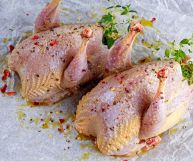 Le pernici offrono una carne molto saporita, come tutta la selvaggina: ecco quali sono le loro caratteristiche principali e i valori nutrizionali